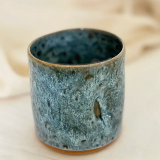 Hand-Thrown Pinch Mug – Sustainable Handmade Stoneware Mug from East Anglia