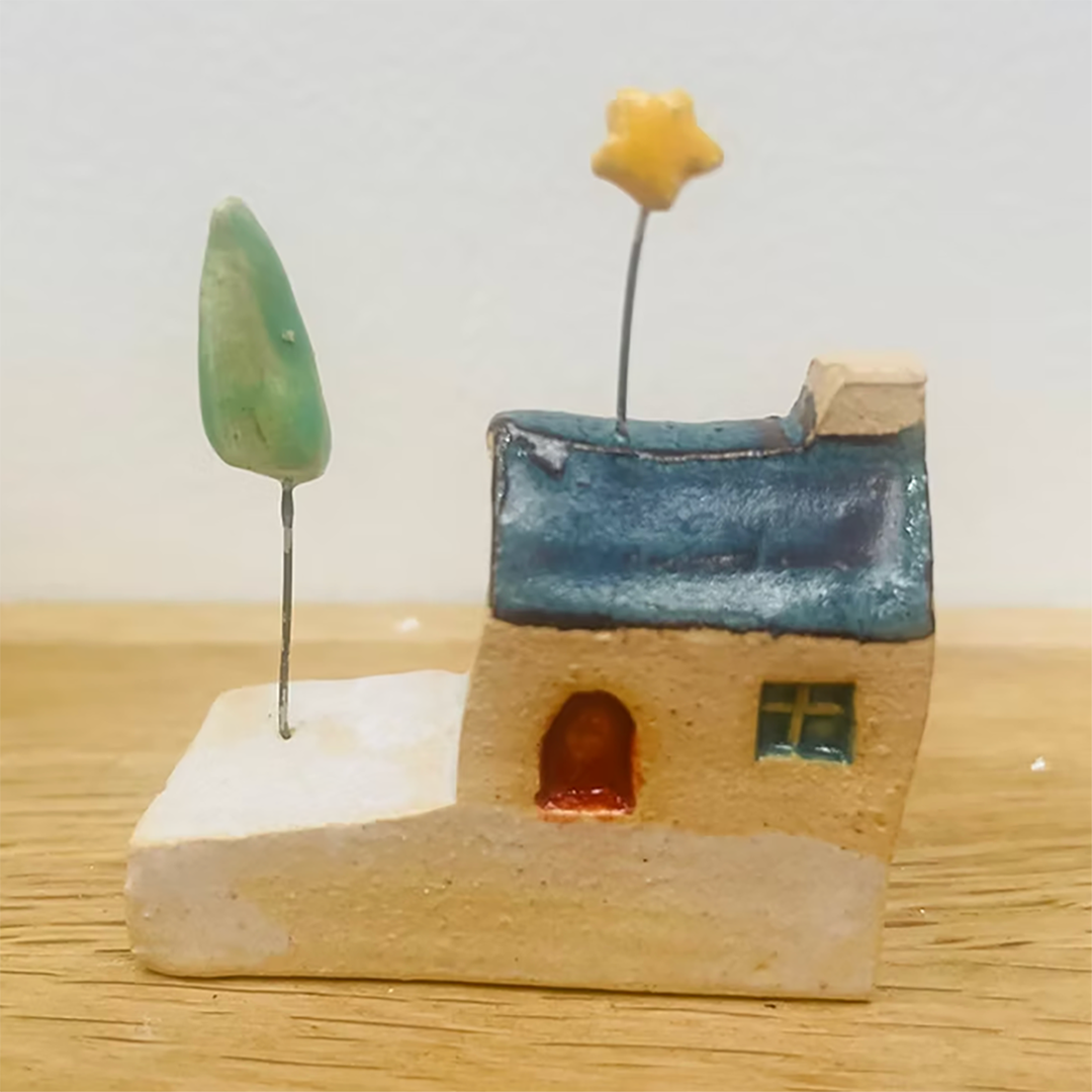 Tiny Ceramic Christmas House by Leamne