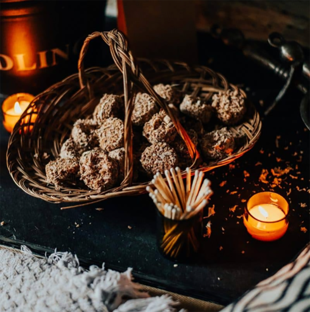 Olive Glass Pot With Long Matches